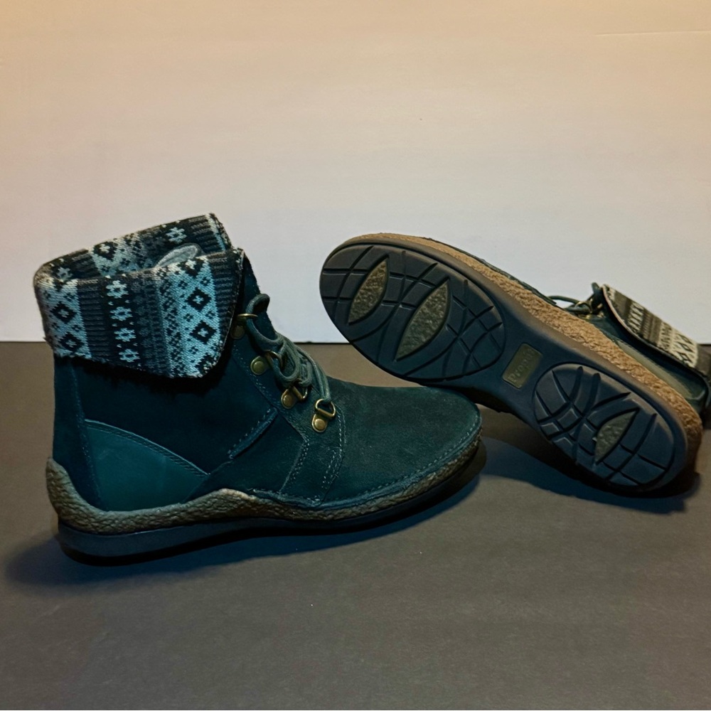 Propet Green Lace Up Boots with Patterned Cuff